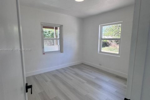 House in Miami Gardens, Florida 3 bedrooms, 131.55 sq.m. № 2043194 - photo 16