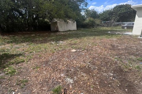 Casa en venta en Miami Gardens, Florida, 3 dormitorios, 131.55 m2 № 2043194 - foto 28