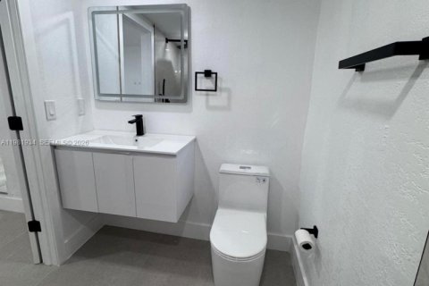 House in Miami Gardens, Florida 3 bedrooms, 131.55 sq.m. № 2043194 - photo 9