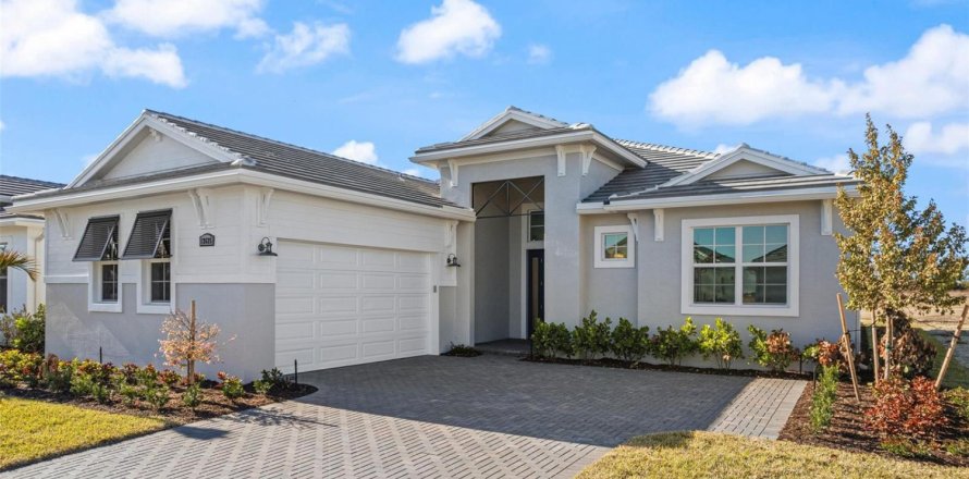 House in Port St. Lucie, Florida 3 bedrooms, 240.25 sq.m. № 2430149