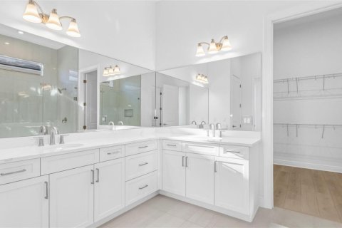 House in Port St. Lucie, Florida 3 bedrooms, 240.25 sq.m. № 2430149 - photo 21
