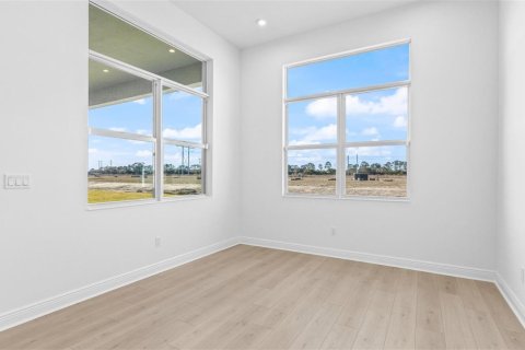 House in Port St. Lucie, Florida 3 bedrooms, 240.25 sq.m. № 2430149 - photo 14