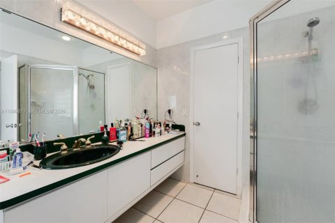 Villa ou maison à vendre à Miami Springs, Floride: 5 chambres, 284.47 m2 № 2063068 - photo 11