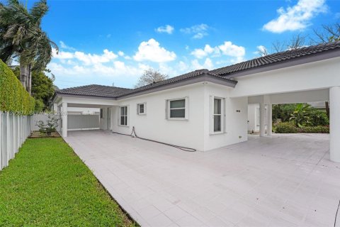 Villa ou maison à vendre à Miami Springs, Floride: 5 chambres, 284.47 m2 № 2063068 - photo 3