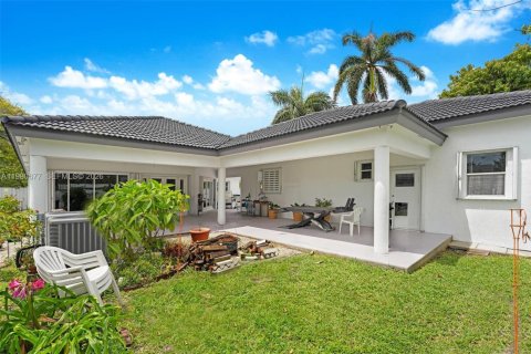 Villa ou maison à vendre à Miami Springs, Floride: 5 chambres, 284.47 m2 № 2063068 - photo 20