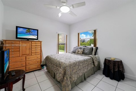 Villa ou maison à vendre à Miami Springs, Floride: 5 chambres, 284.47 m2 № 2063068 - photo 13