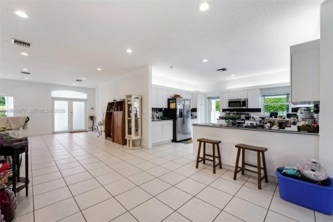 Villa ou maison à vendre à Miami Springs, Floride: 5 chambres, 284.47 m2 № 2063068 - photo 7