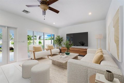 Villa ou maison à vendre à Miami Springs, Floride: 5 chambres, 284.47 m2 № 2063068 - photo 4