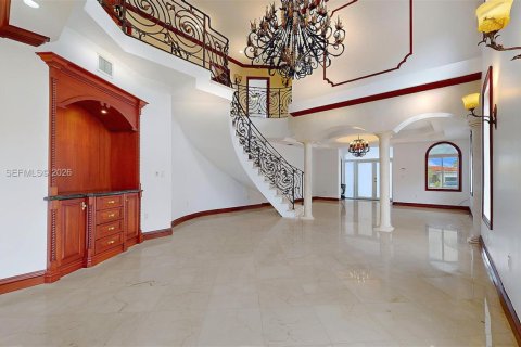 House in Miami Beach, Florida 5 bedrooms, 369.75 sq.m. № 2069650 - photo 21