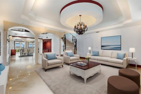 House in Miami Beach, Florida 5 bedrooms, 369.75 sq.m. № 2069650 - photo 24