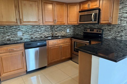 Снять в аренду кондоминиум в Норт-Майами-Бич, Флорида 2 спальни, 126.53м2, № 2005091 - фото 2