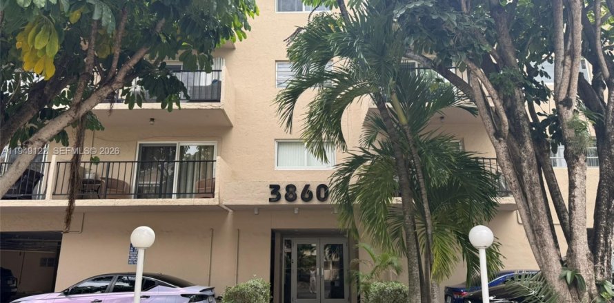 Кондоминиум с 2 спальнями в Норт-Майами-Бич, Флорида № 2005091