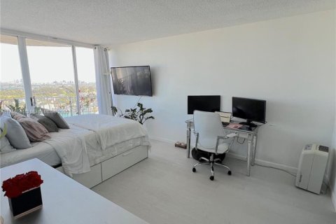 Condo in North Bay Village, Florida, 2 bedrooms  № 1868436 - photo 5