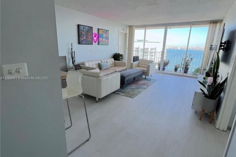 Condo in North Bay Village, Florida, 2 bedrooms  № 1868436 - photo 3
