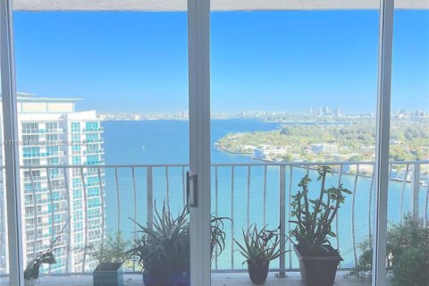 Condo in North Bay Village, Florida, 2 bedrooms  № 1868436 - photo 25