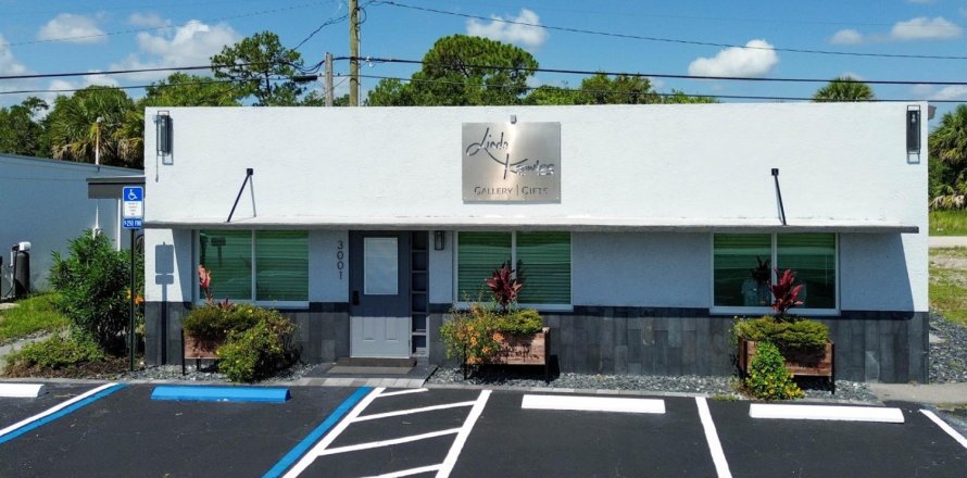Immobilier commercial à St. Lucie, Floride № 2188822