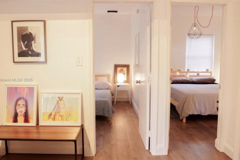 Apartment in Miami, Florida 2 bedrooms, 55.74 sq.m. № 2243327 - photo 12
