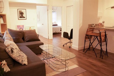 Apartment in Miami, Florida 2 bedrooms, 55.74 sq.m. № 2243327 - photo 20