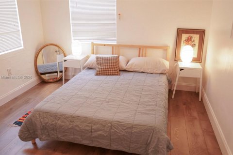Apartment in Miami, Florida 2 bedrooms, 55.74 sq.m. № 2243327 - photo 7