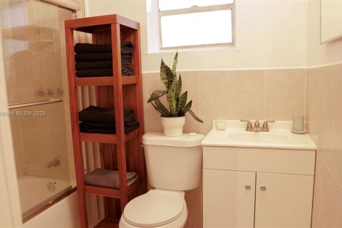Apartment in Miami, Florida 2 bedrooms, 55.74 sq.m. № 2243327 - photo 5