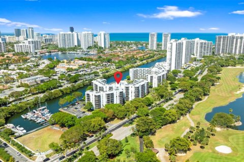 Condominio en venta en Aventura, Florida, 2 dormitorios, 100.43 m2 № 1937482 - foto 26
