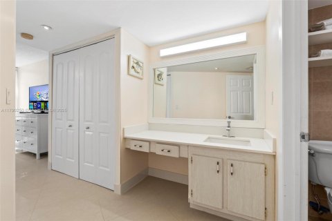 Condominio en venta en Aventura, Florida, 2 dormitorios, 100.43 m2 № 1937482 - foto 15