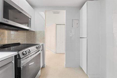 Copropriété à vendre à Aventura, Floride: 2 chambres, 100.43 m2 № 1937482 - photo 8