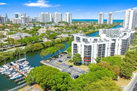 Condominio en venta en Aventura, Florida, 2 dormitorios, 100.43 m2 № 1937482 - foto 28