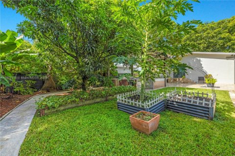 Villa ou maison à vendre à Miami, Floride: 4 chambres, 297.47 m2 № 1929218 - photo 29