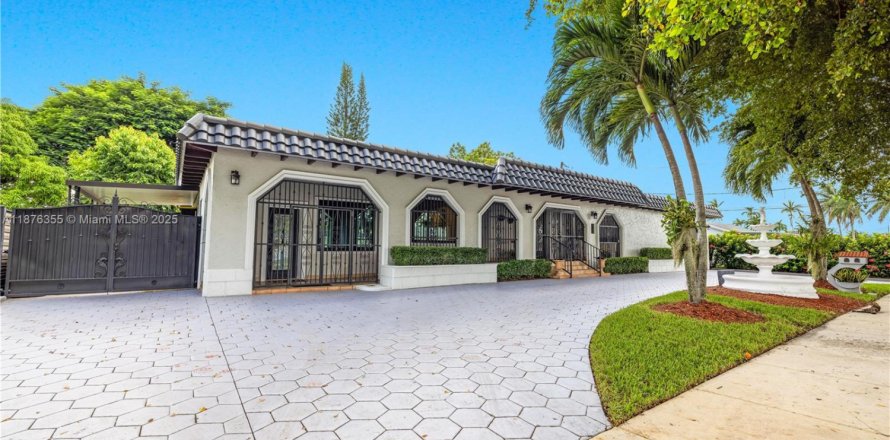 Villa ou maison à Miami, Floride 4 chambres, 297.47 m2 № 1929218