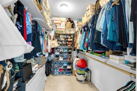 Villa ou maison à vendre à Miami, Floride: 4 chambres, 297.47 m2 № 1929218 - photo 22