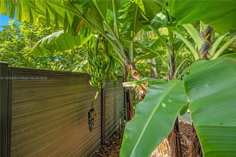 Villa ou maison à vendre à Miami, Floride: 4 chambres, 297.47 m2 № 1929218 - photo 30