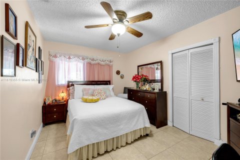 Villa ou maison à vendre à Miami, Floride: 4 chambres, 297.47 m2 № 1929218 - photo 14