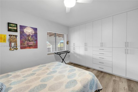 Villa ou maison à vendre à Miami, Floride: 4 chambres, 297.47 m2 № 1929218 - photo 12