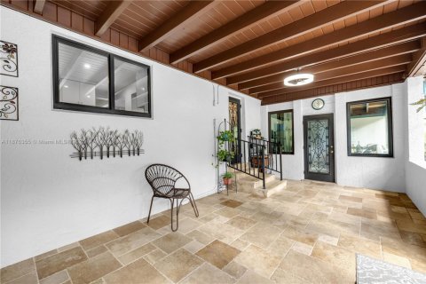 Villa ou maison à vendre à Miami, Floride: 4 chambres, 297.47 m2 № 1929218 - photo 8