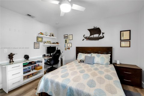 Villa ou maison à vendre à Miami, Floride: 4 chambres, 297.47 m2 № 1929218 - photo 11