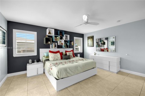 Villa ou maison à vendre à Miami, Floride: 4 chambres, 297.47 m2 № 1929218 - photo 20