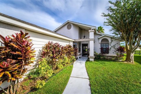 Casa en alquiler en Kissimmee, Florida, 2 dormitorios, 107.67 m2 № 1879837 - foto 2
