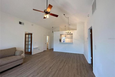 Casa en alquiler en Kissimmee, Florida, 2 dormitorios, 107.67 m2 № 1879837 - foto 3