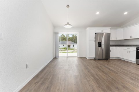 House in Ocklawaha, Florida 3 bedrooms, 121.14 sq.m. № 1854388 - photo 12