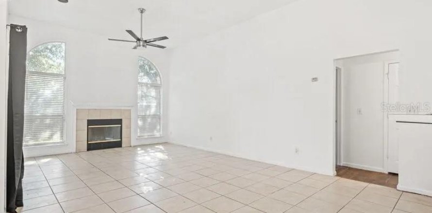 House in Jacksonville, Florida 3 bedrooms, 195.09 sq.m. № 2213006