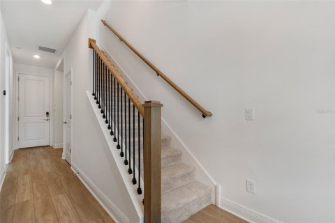 Townhouse in Orlando, Florida 3 bedrooms, 201.32 sq.m. № 1796952 - photo 5