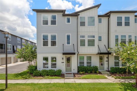 Townhouse in Orlando, Florida 3 bedrooms, 201.32 sq.m. № 1796952 - photo 1