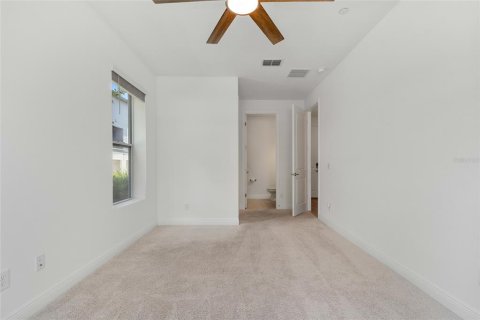 Townhouse in Orlando, Florida 3 bedrooms, 201.32 sq.m. № 1796952 - photo 13