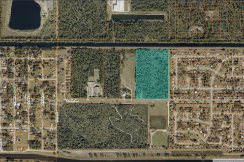 Commercial property in St. Lucie, Florida № 2089886 - photo 2