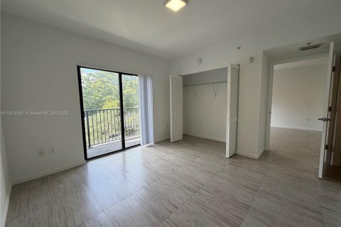 Condo in Miami, Florida, 1 bedroom  № 1969812 - photo 7