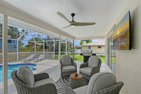 House in Sarasota, Florida 3 bedrooms, 220.09 sq.m. № 1750903 - photo 24