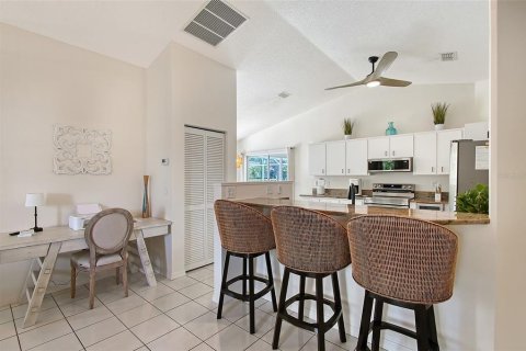 House in Sarasota, Florida 3 bedrooms, 220.09 sq.m. № 1750903 - photo 11