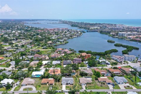 House in Sarasota, Florida 3 bedrooms, 220.09 sq.m. № 1750903 - photo 28