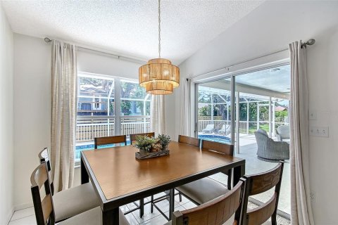 House in Sarasota, Florida 3 bedrooms, 220.09 sq.m. № 1750903 - photo 12